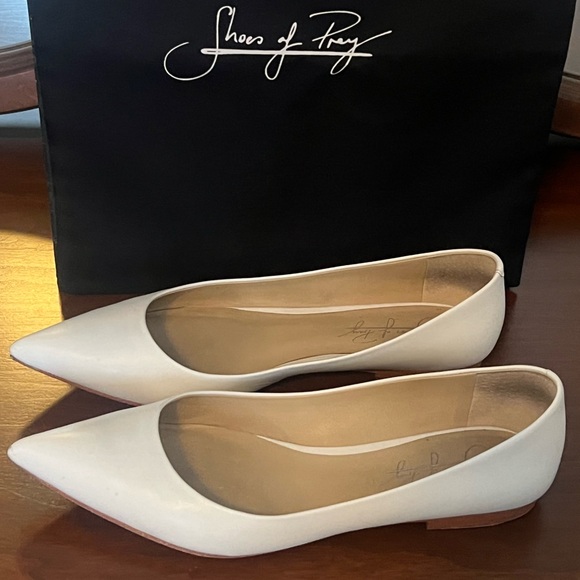 Pointed toe flat white leather - Picture 2 of 6